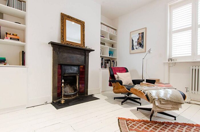 2 Bedroom Flat To Rent In Cheshire Street, Brick Lane, London, E2
