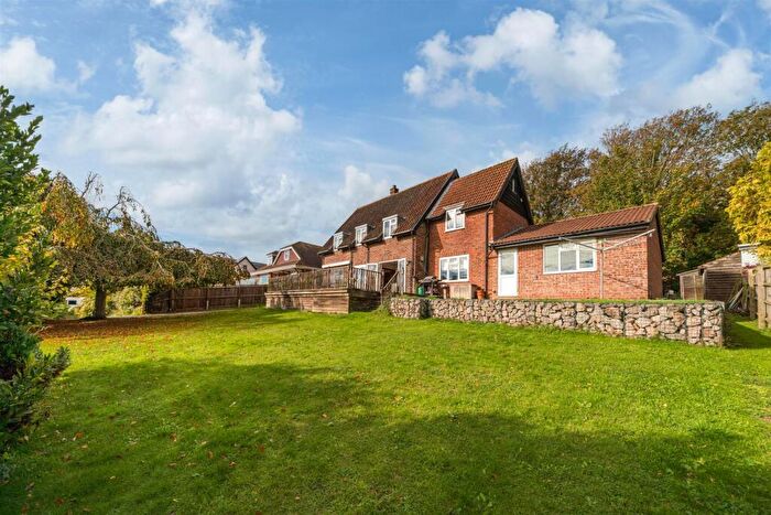 4 Bedroom Detached House For Sale In Nodgham Lane, Carisbrooke, PO30