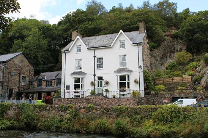 8 Bedroom Detached House For Sale In Smith Street, Beddgelert, Caernarfon, Gwynedd, LL55