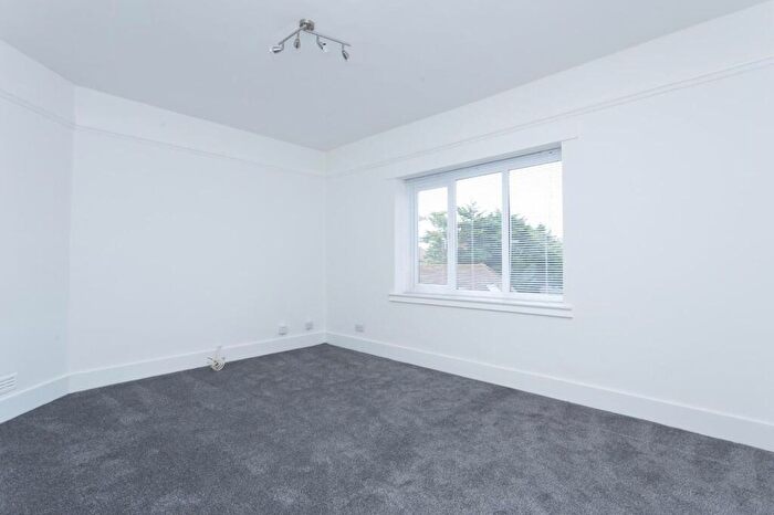 1 Bedroom Flat To Rent In Beresford Gardens, Cliftonville, CT9