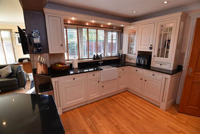 4 Bedroom Detached House For Sale In Chester Road, Castle Bromwich, Birmingham, B36