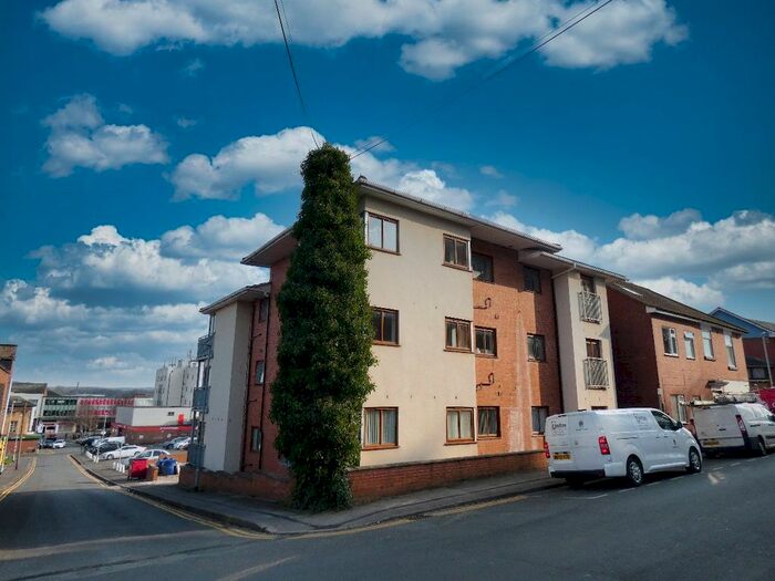 2 Bedroom Flat To Rent In Marshall House, Hide Street, Stoke-On-Trent, ST4