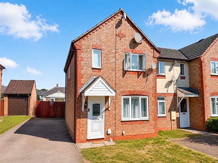 3 Bedroom End Of Terrace House For Sale In Waltham Close, Corby, NN17