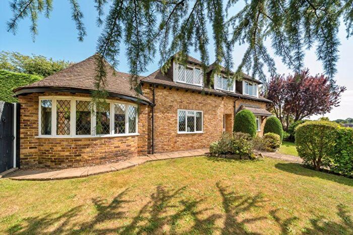4 Bedroom Detached House For Sale In Mayflower Way, Farnham Common, SL2