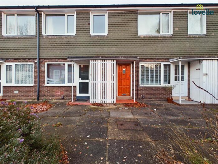 2 Bedroom Flat To Rent In Stonefield Avenue, Lincoln, LN2