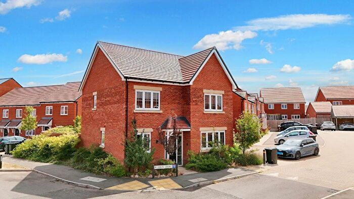 4 Bedroom Detached House For Sale In Heron Court, Biddenham, Beds, MK40