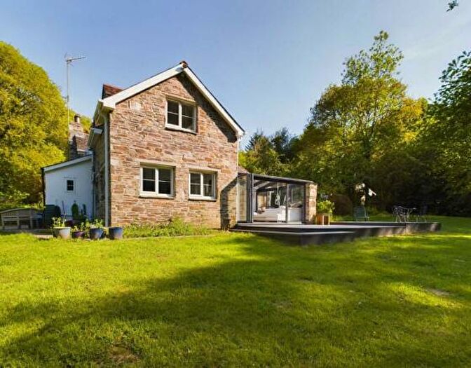 6 Bedroom Detached House For Sale In Mill Lawn Cottage & House, PL17