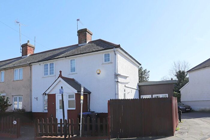 5 Bedroom End Of Terrace House To Rent In Central Avenue, Enfield, EN1