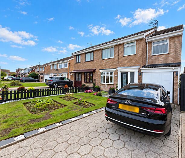 4 Bedroom Semi Detached House For Sale In Ribchester Avenue, Blackpool, FY4