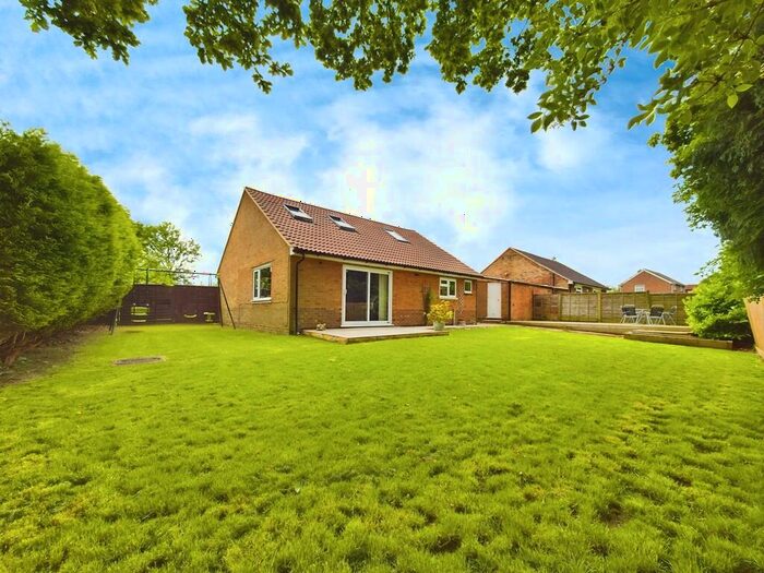 3 Bedroom Detached Bungalow For Sale In Dorking Road, Kingsfold, RH12