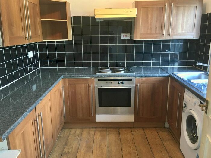 3 Bedroom Flat To Rent In Watling Street, Radlett, WD7