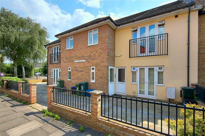 1 Bedroom Flat To Rent In Gainsborough Road, Richmond, Surrey, TW9