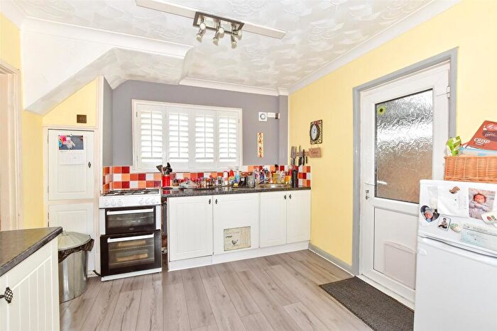 3 Bedroom Semi Detached House For Sale In Blakemere Crescent, Portsmouth, Hampshire, PO6