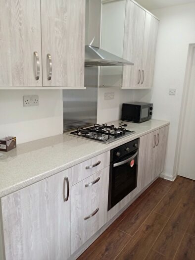 4 Bedroom House To Rent In Warwards Lane - Bed, Selly Oak, West Midlands, B29