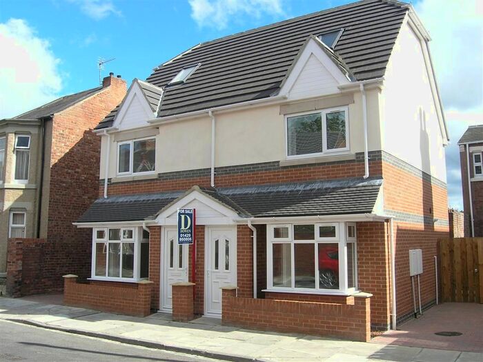 2 Bedroom Town House To Rent In Welldeck Road, Hartlepool, TS26