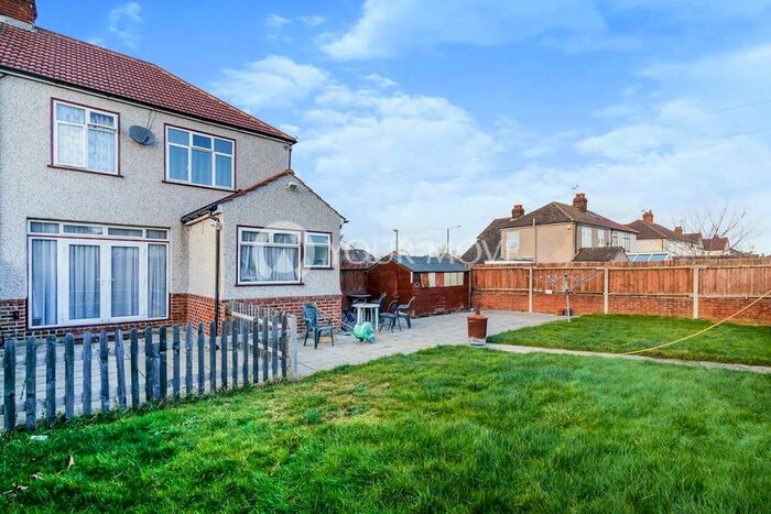 1 Bedroom Property To Rent In Shepherds Lane, Dartford, Kent, DA1