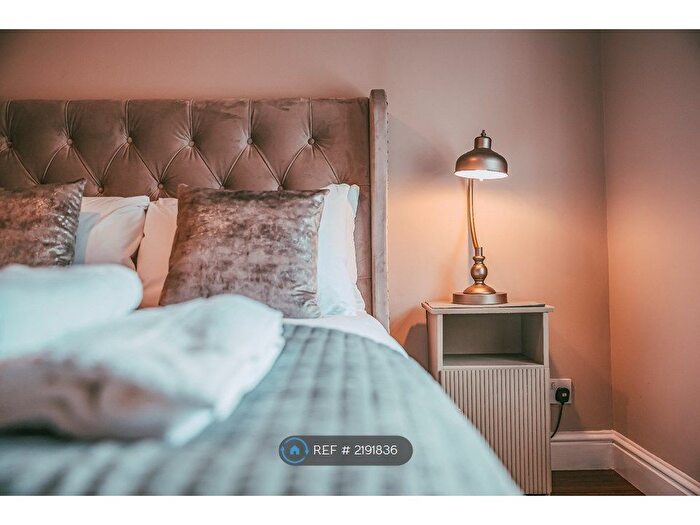 2 Bedroom Maisonette To Rent In Bridge Street Row East, Chester, CH1