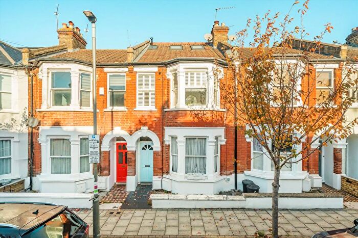 1 Bedroom Flat To Rent In Steerforth Street, Earlsfield, SW18