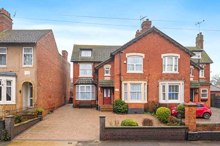 5 Bedroom Semi Detached House For Sale In Park View, Kettering, NN16