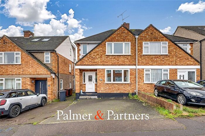 3 Bedroom Semi Detached House For Sale In Hillside Grove, Chelmsford, Essex, CM2