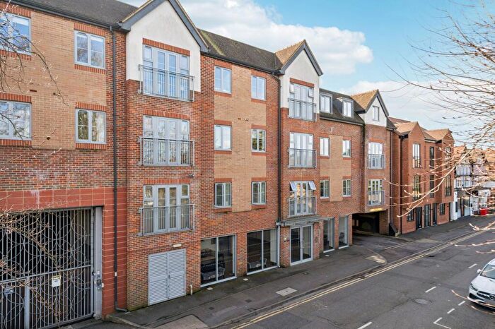 2 Bedroom Apartment For Sale In Oak End Way, Oakridge Place, SL9