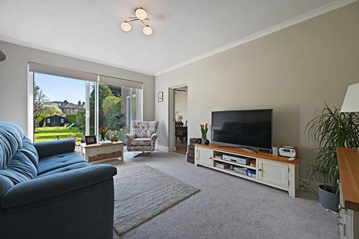 5 Bedroom Detached House For Sale In High Road, Harrow Weald, Harrow, HA3