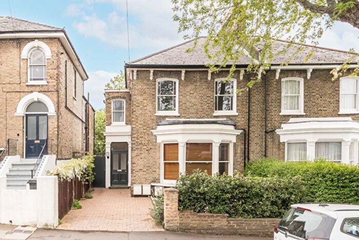 2 Bedroom Flat To Rent In Harefield Road, Brockley, SE4