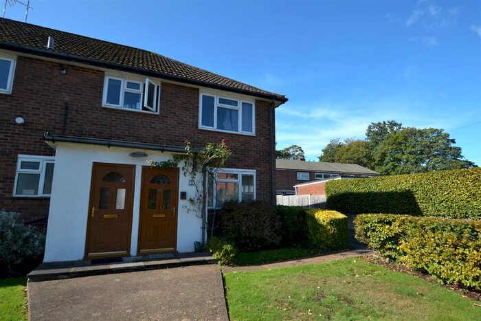 2 Bedroom Flat To Rent In Meadow Court, Victoria Road, Fleet, GU51