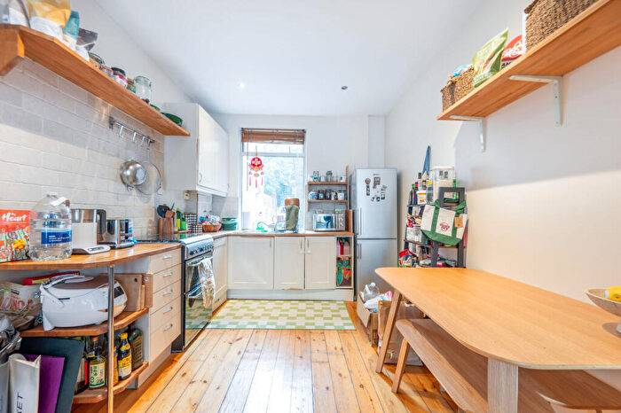 1 Bedroom Flat For Sale In Napier Road, Kensal Green, London, NW10