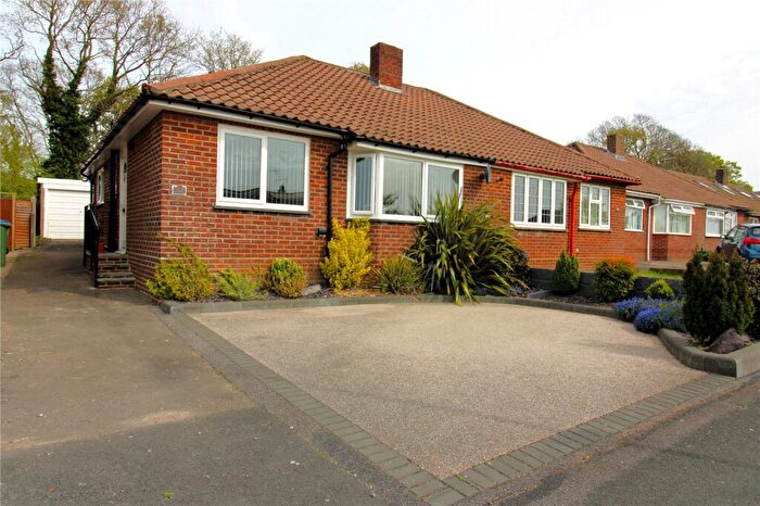 2 Bedroom Bungalow For Sale In Oak Road, Fareham, Hampshire, PO15