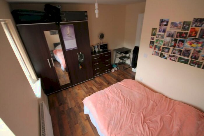 4 Bedroom Terraced House To Rent In Blue Fox Close, West End, Leicester, LE3