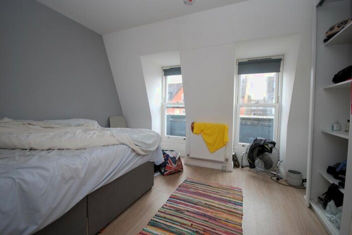 2 Bedroom Apartment To Rent In Bournemouth Close, Peckham, London, SE15