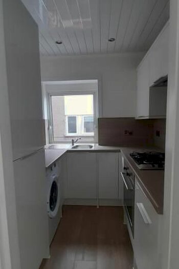 2 Bedroom Flat To Rent In Montford Avenue, Glasgow, G44