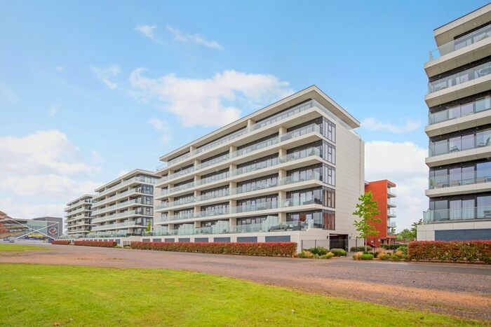 3 Bedroom Flat To Rent In Kingman Way, Newbury, RG14