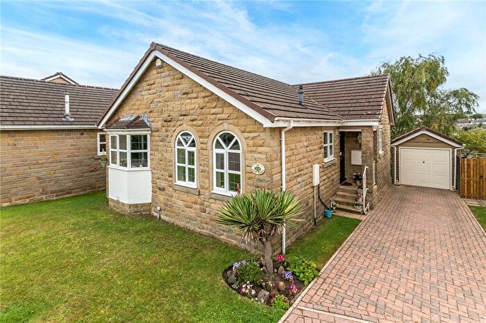 3 Bedroom Bungalow For Sale In Low Wood, Wilsden, BD15