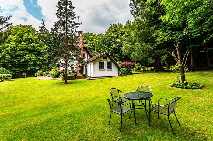 4 Bedroom Detached House For Sale In Guildford Road, Clemsfold, Horsham, West Sussex, RH12