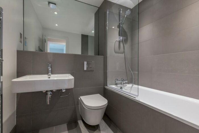 2 Bedroom Duplex To Rent In Stirling Way, Panshanger, AL7