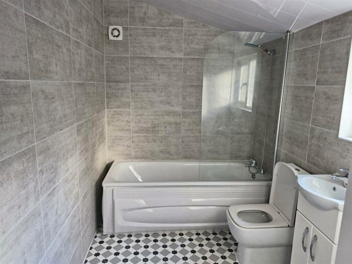 5 Bedroom Terraced House For Sale In Norwood Road, Reading, RG1