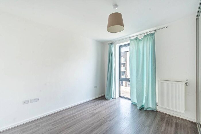 2 Bedroom Flat To Rent In Williams Way, Wembley, HA0