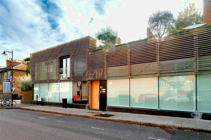 3 Bedroom Property To Rent In Halliford Street, Canonbury, N1