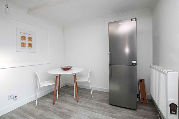 Studio To Rent In St. Stephens Road, Hounslow, TW3