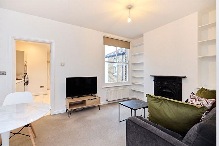 1 Bedroom Flat To Rent In Edgington Road, London, SW16