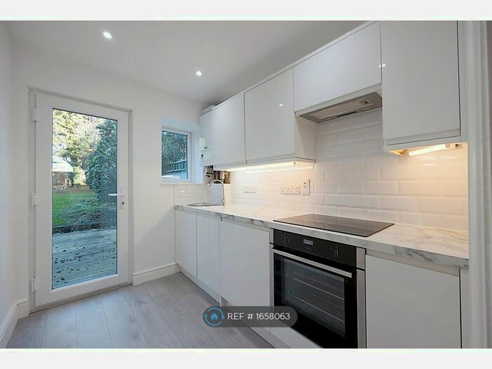 1 Bedroom Flat To Rent In The Grove, London, W5