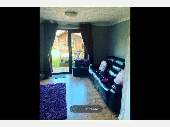 2 Bedroom End Of Terrace House To Rent In Mill Meadow, Northampton, NN2