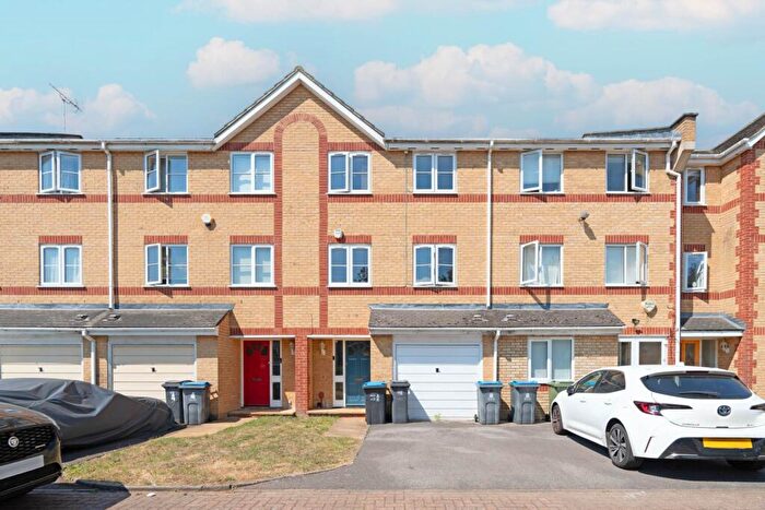 5 Bedroom Town House For Sale In Winery Lane, Kingston Upon Thames, KT1
