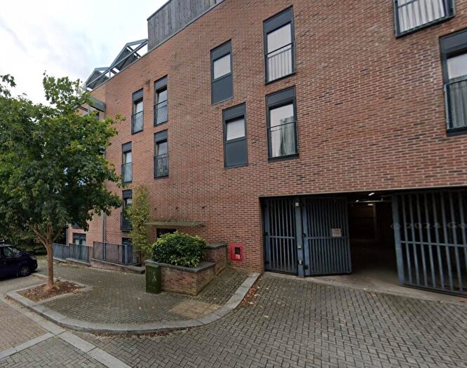 2 Bedroom Flat To Rent In Columbia Place, Milton Keynes, Buckinghamshire, MK9