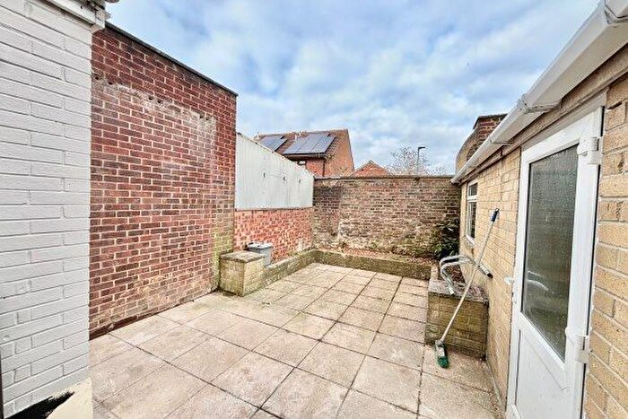 2 Bedroom Flat To Rent In Angerstein Road, Portsmouth, PO2
