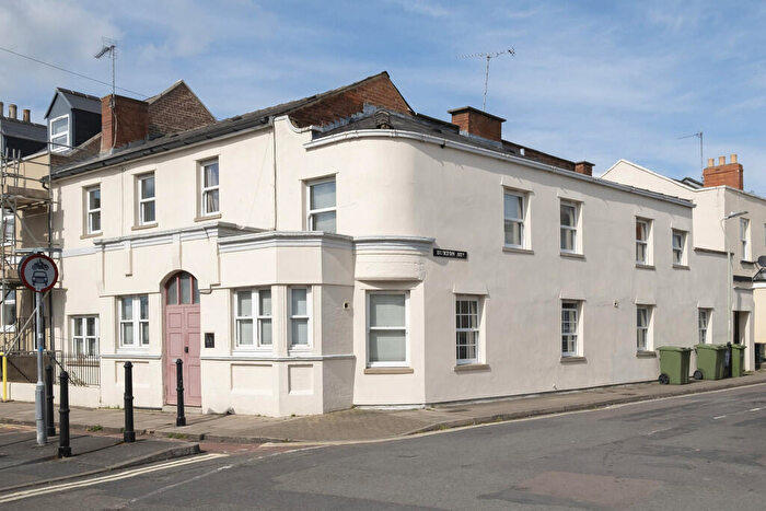 Apartment To Rent In New Street, Cheltenham, GL50