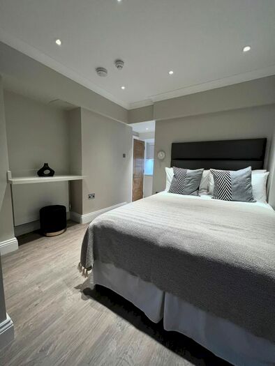 Studio To Rent In Courtfield Gardens, Earls Court, SW5