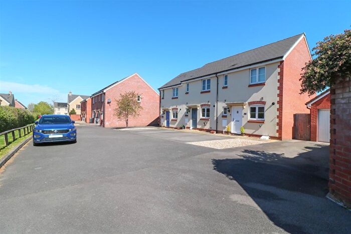 2 Bedroom End Terrace House For Sale In Linnet Lane, Melksham, SN12